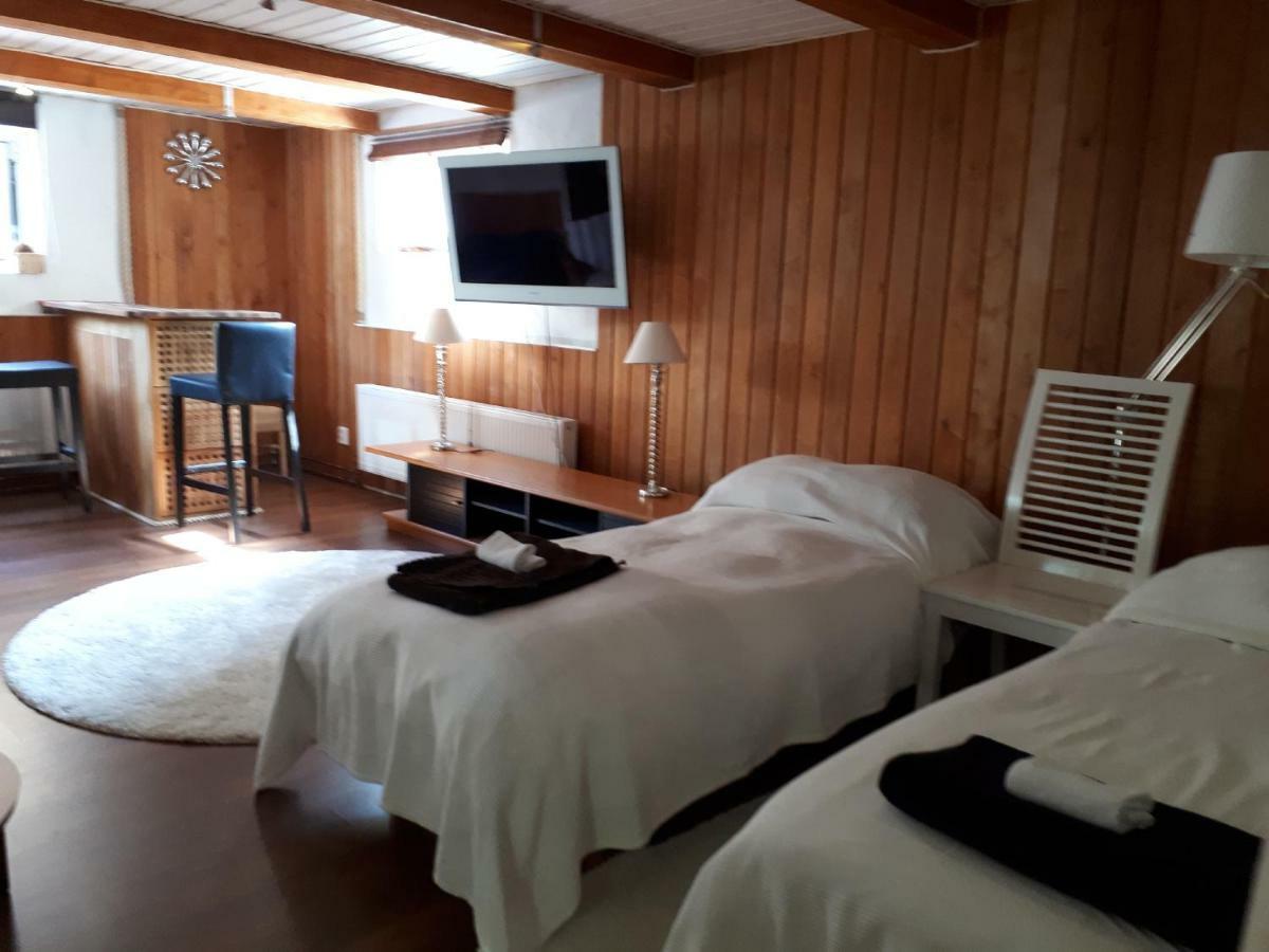 Room In Villa Emilia إسبو المظهر الخارجي الصورة